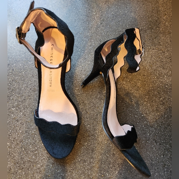 Chinese Laundry Shoes - Chinese Laundry Womens Rubie Faux Leather Scalloped Dress Sandals SIZE 8